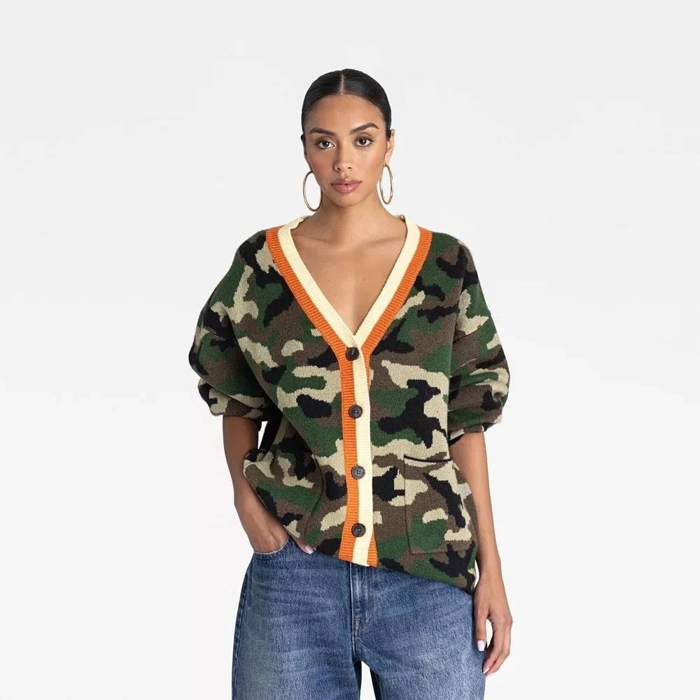 Camouflage V-Neck Cardigan Sweater XL